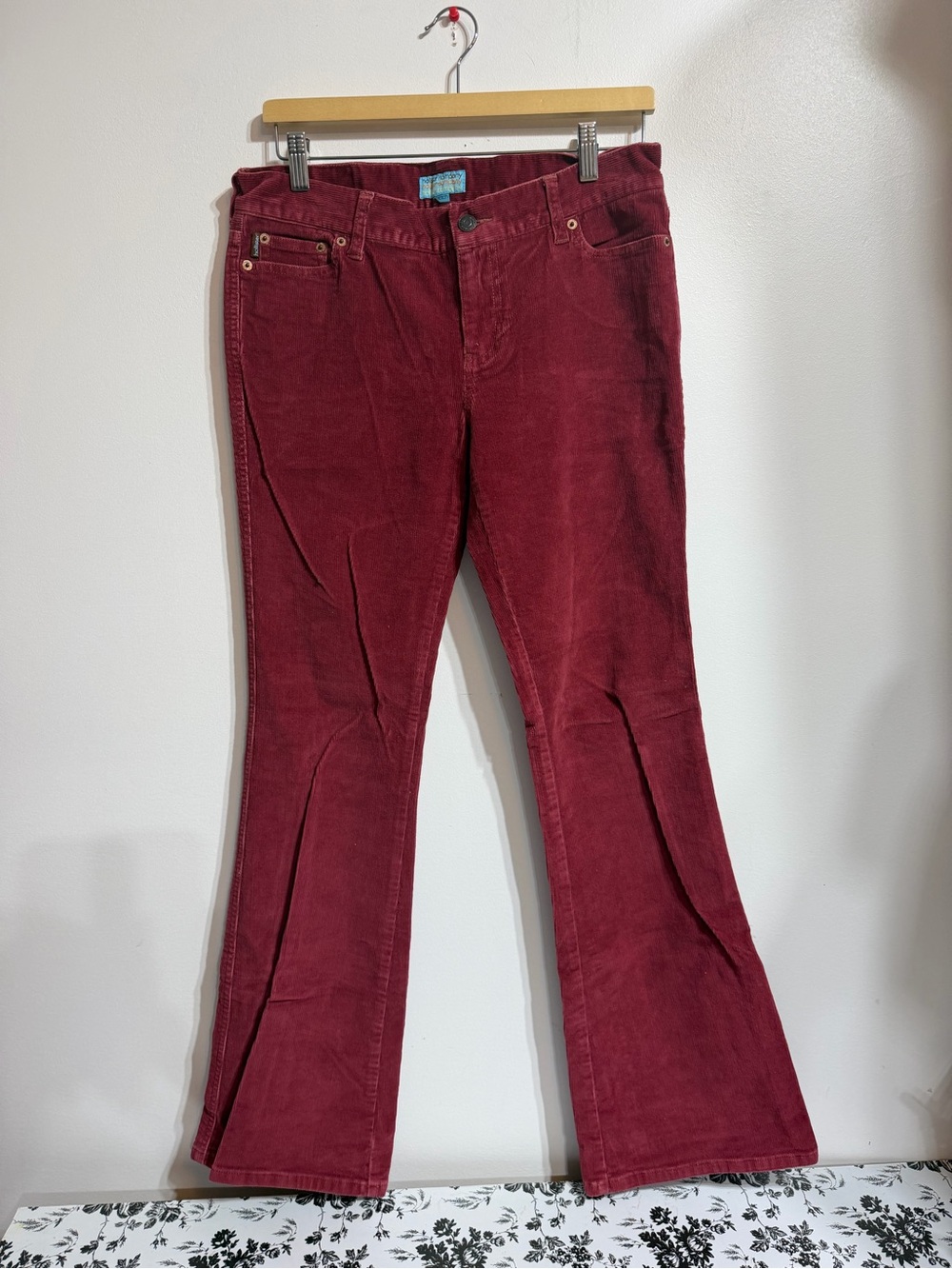 Hollister Y2K Burgundy Corduroy Flare Pants
Size: 7
